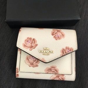 Coach 31822 Small Wallet With Chalk Rose Print
